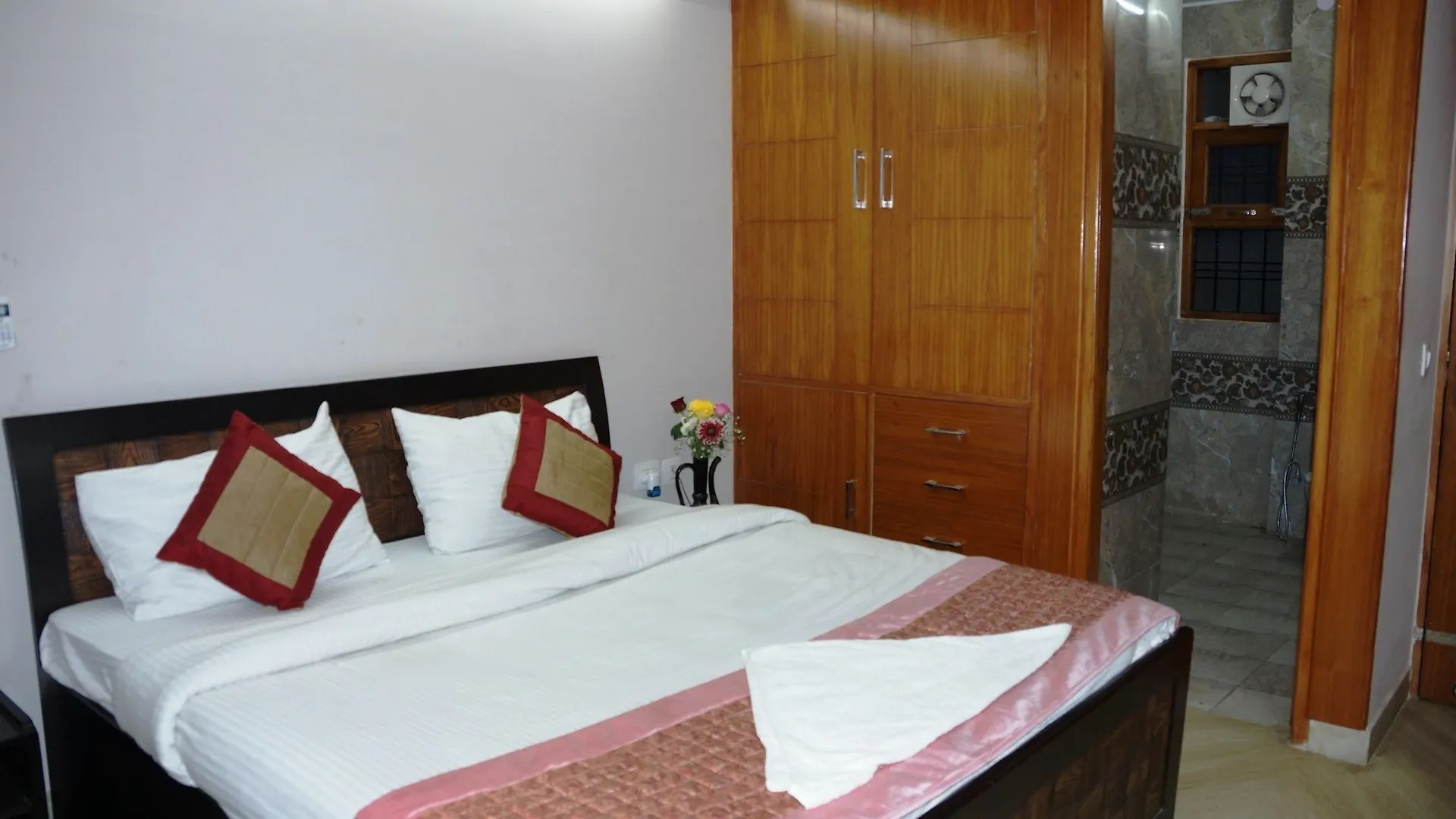 Maxfort Hospital Apartment Gurgaon Hotel